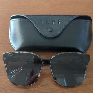 Diff Eyewear Black Sunglasses